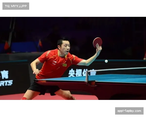 特写:雷恩中场老将在比赛第85分钟因抽筋被换下,折射密集赛程下体能极限